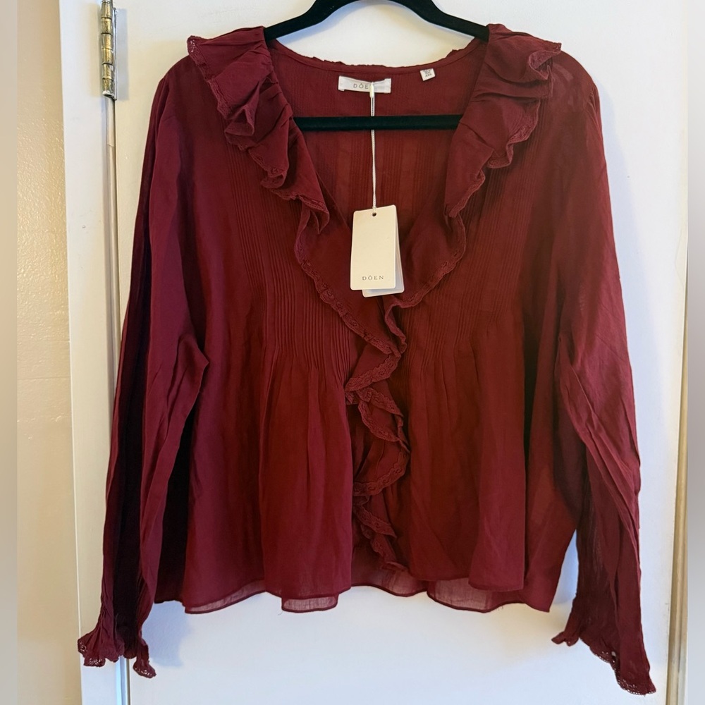 Doen Hardy Top in Deep Crimson - Picture 2 of 12